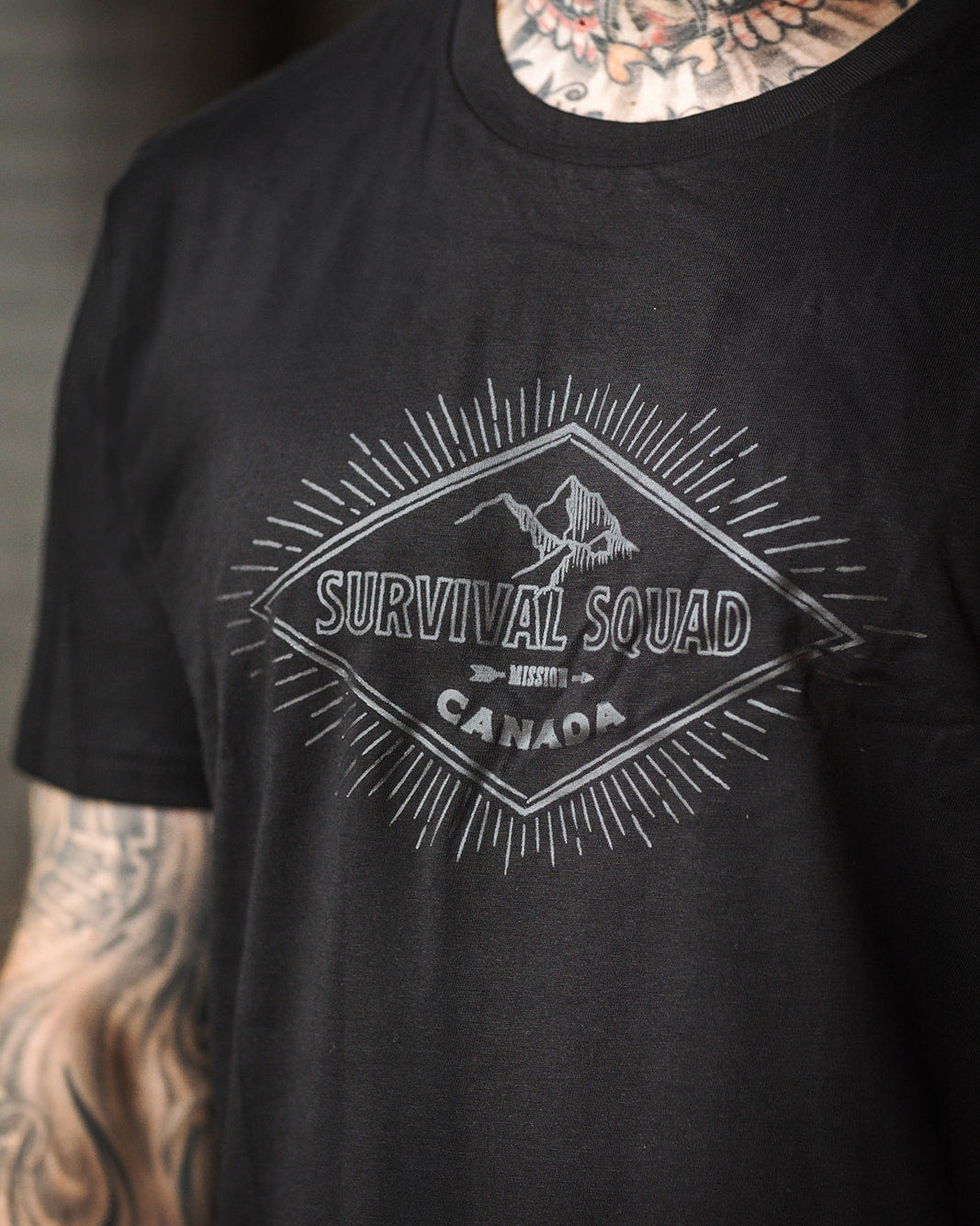 T-SHIRT "SURVIVAL SQUAD" BERGE